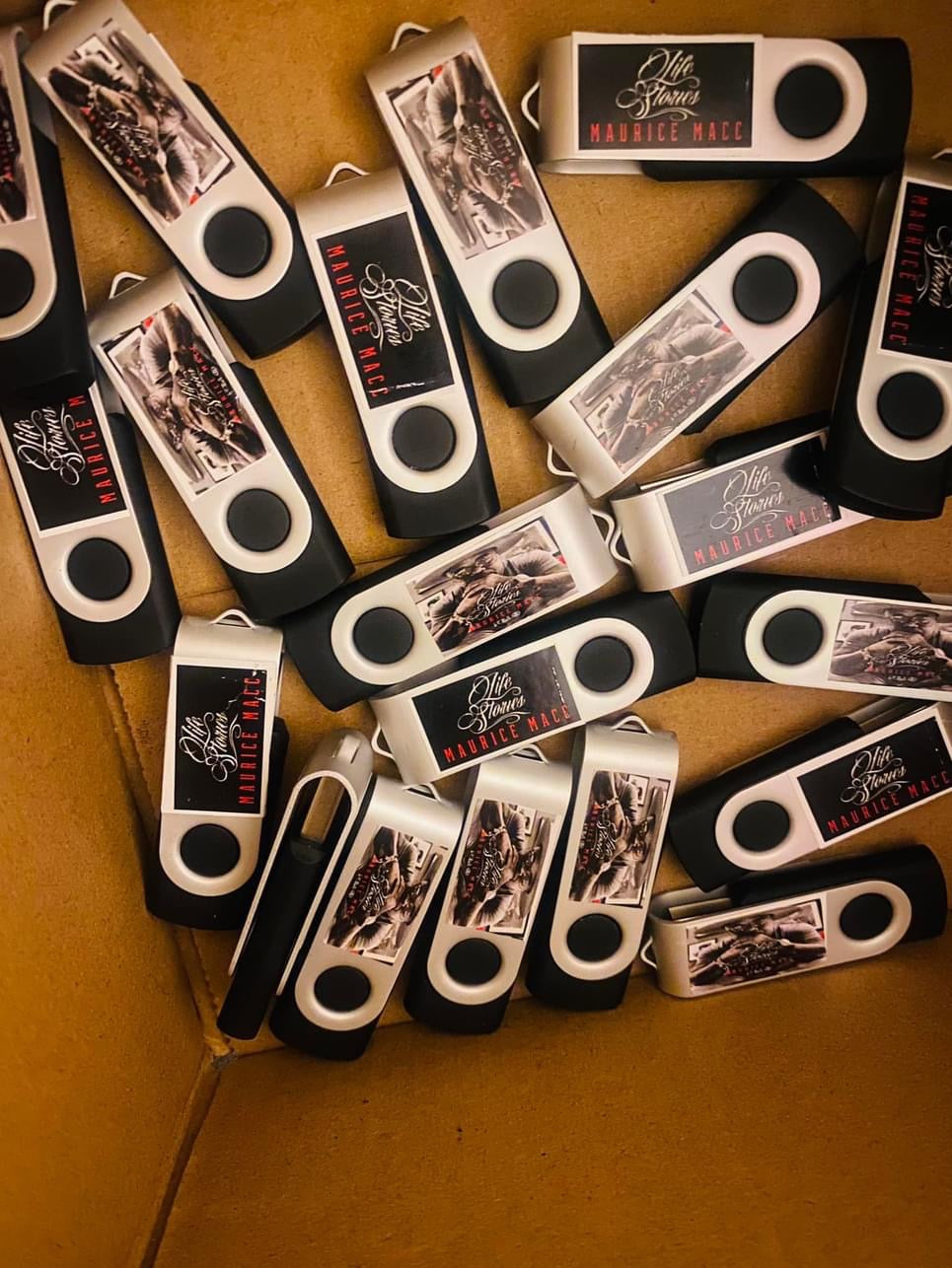 100 USB Flash Drives